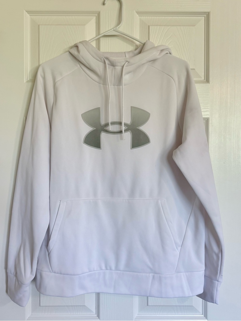 Under Armour White Pullover Hoodie with Subtle Logo